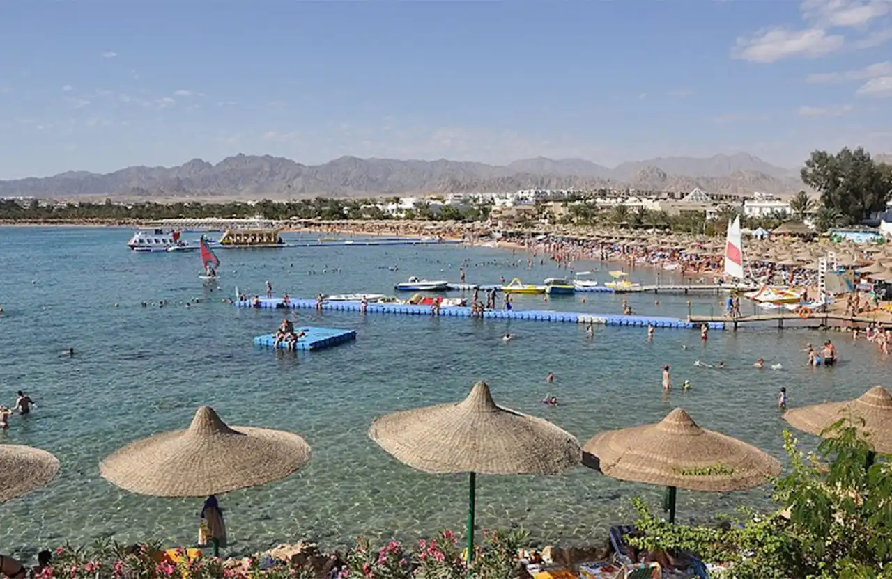 sea-holiday-travel-tour-hero-1